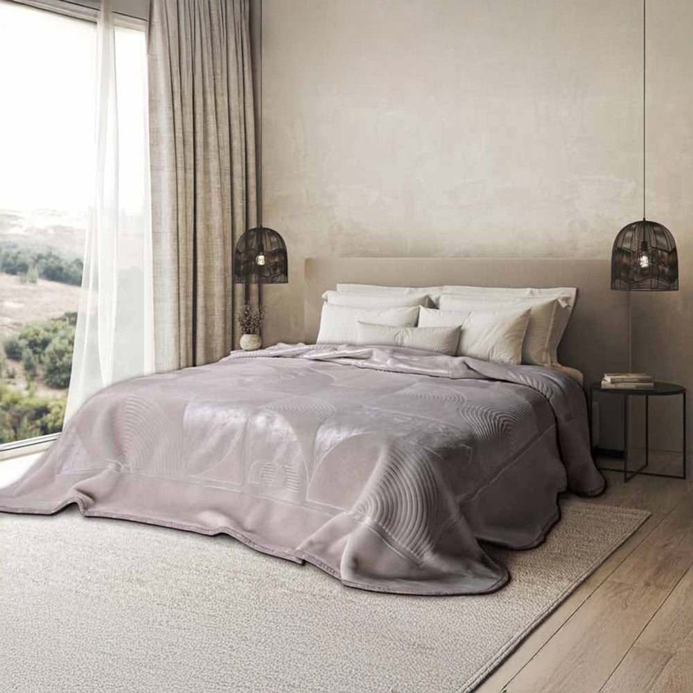 Mora Blanket First Class Engraved Model Q90