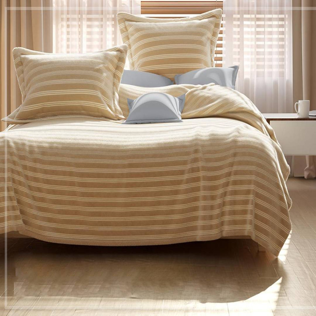 Mira Soft Blanket