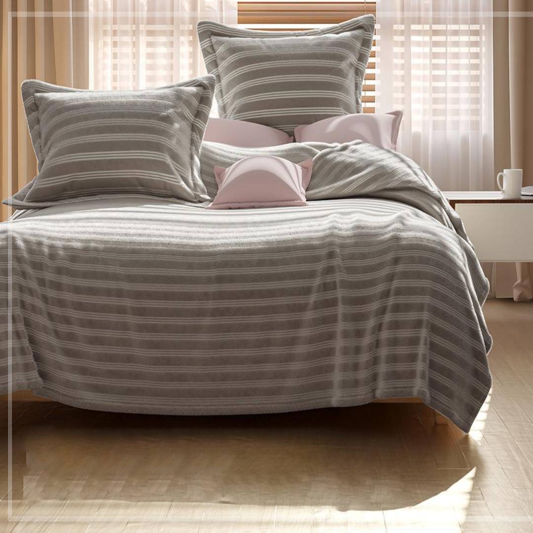 Mira Soft Blanket