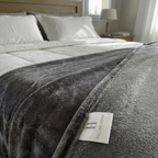 Pacha Home Plush Throw Model Nour