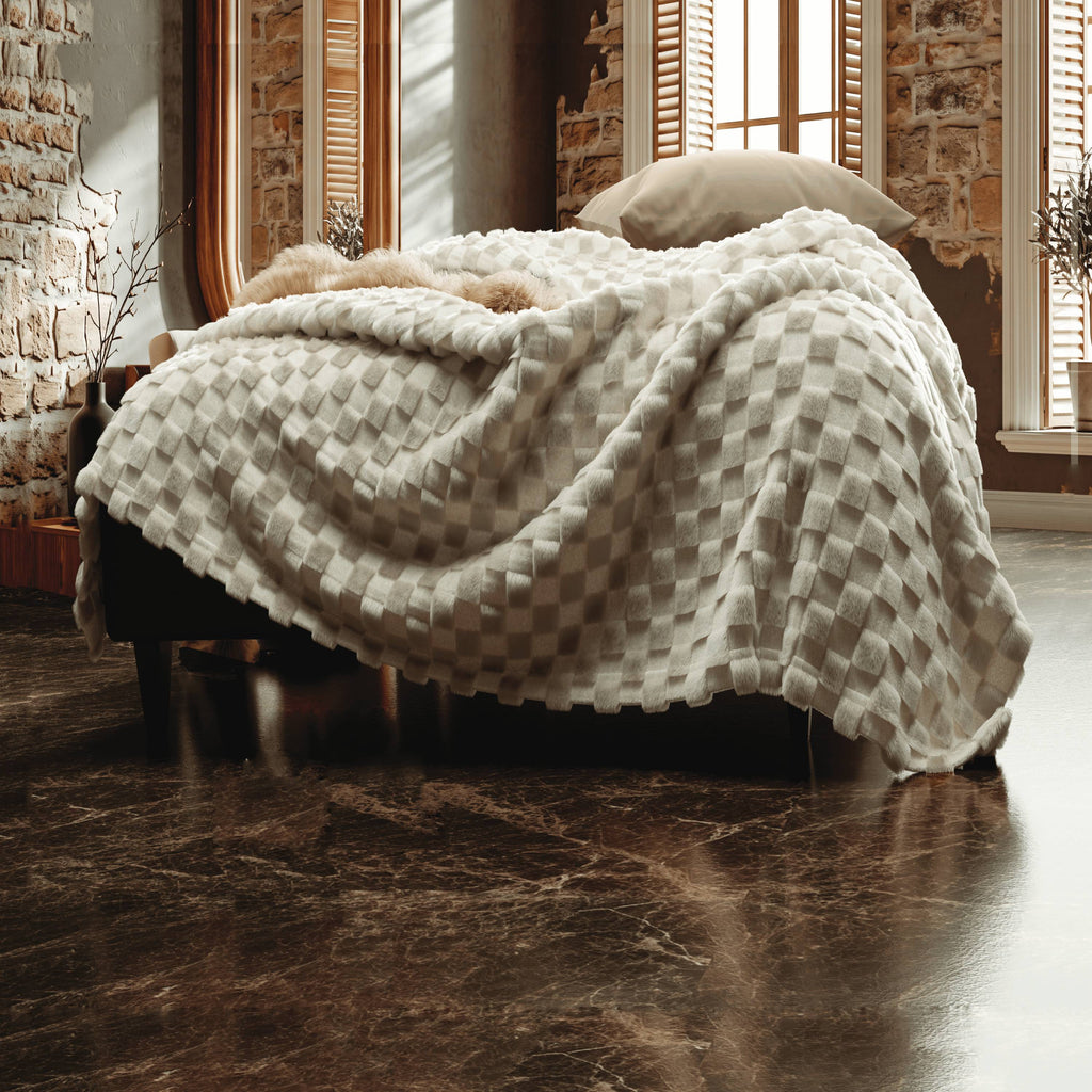 Pacha home Tala Jacquard Shreba Plaid Blanket