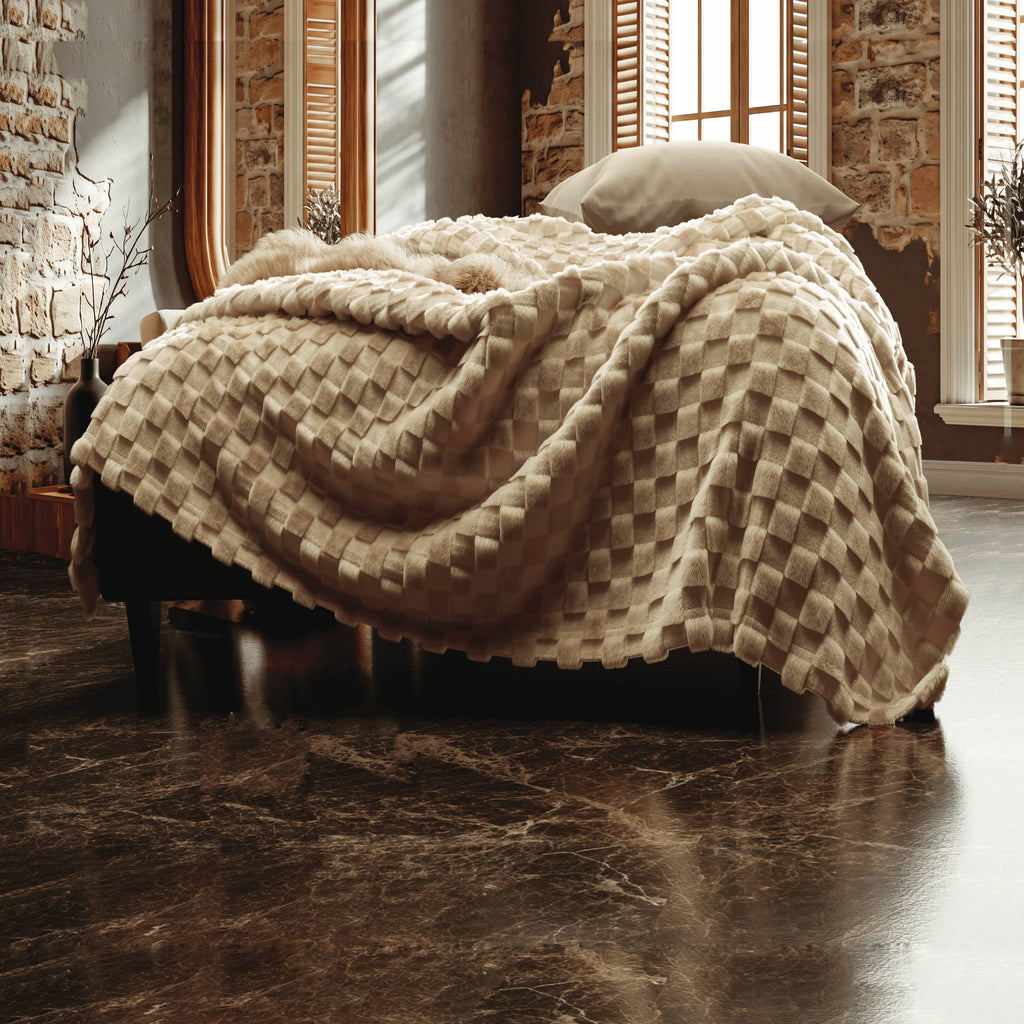Pacha home Tala Jacquard Shreba Plaid Blanket