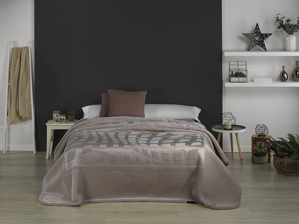 Mora ENGRAVED Blanket Model L77